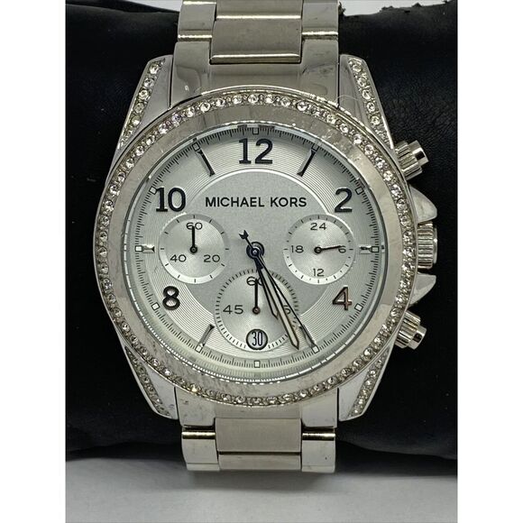 Michael Kors MK5165 Women's Silver Stainless Steel Analog Dial Quartz Watch RQ1 - Picture 2 of 12